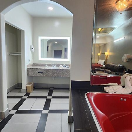 Scottish Inn & Suites Sam Houston Parkway المظهر الخارجي الصورة