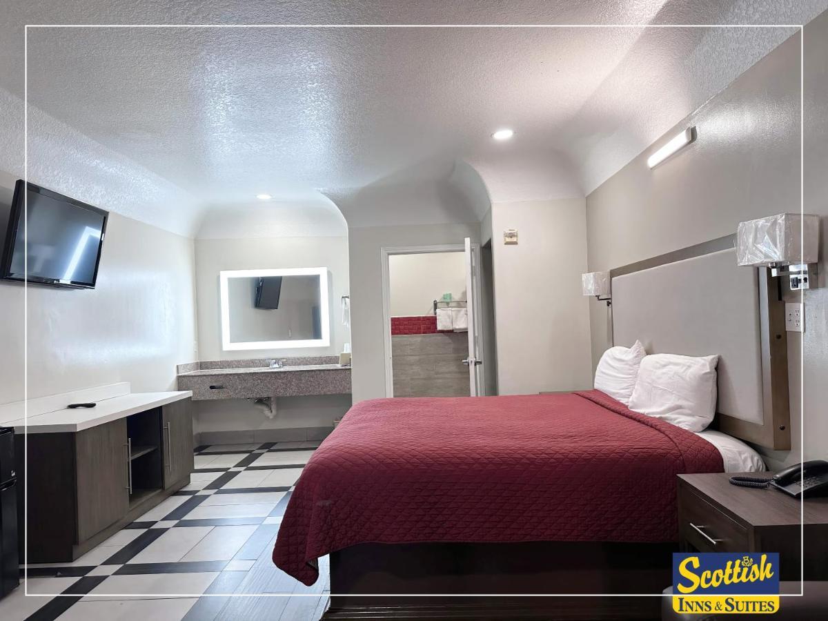 Scottish Inn & Suites Sam Houston Parkway المظهر الخارجي الصورة