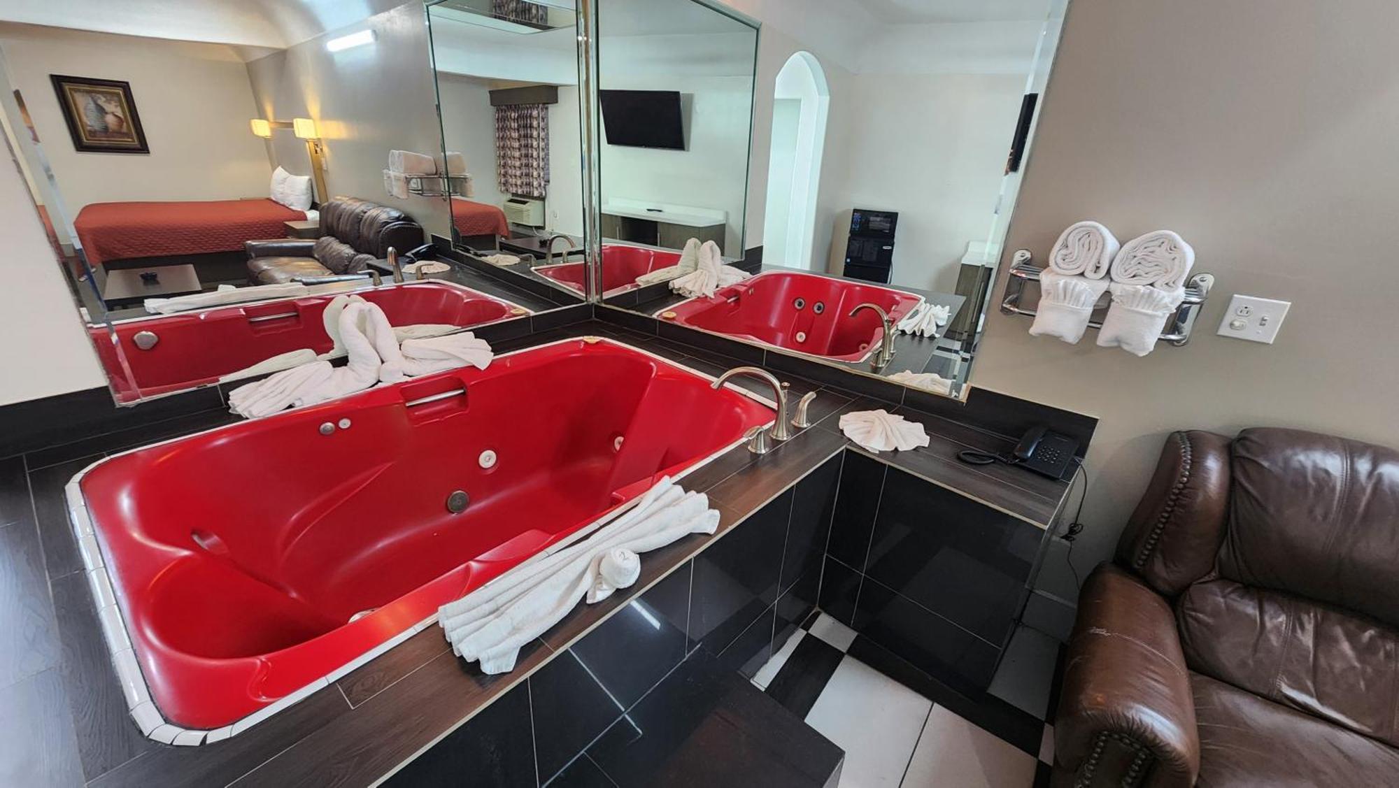 Scottish Inn & Suites Sam Houston Parkway المظهر الخارجي الصورة