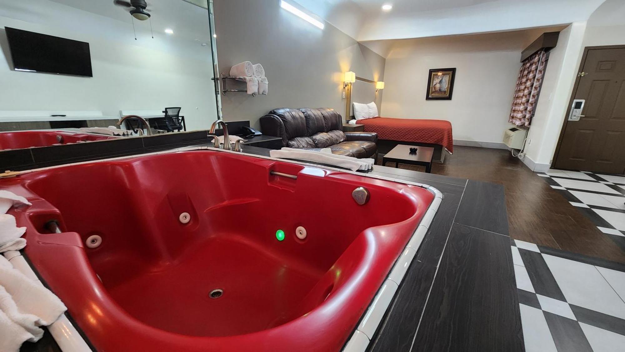Scottish Inn & Suites Sam Houston Parkway المظهر الخارجي الصورة